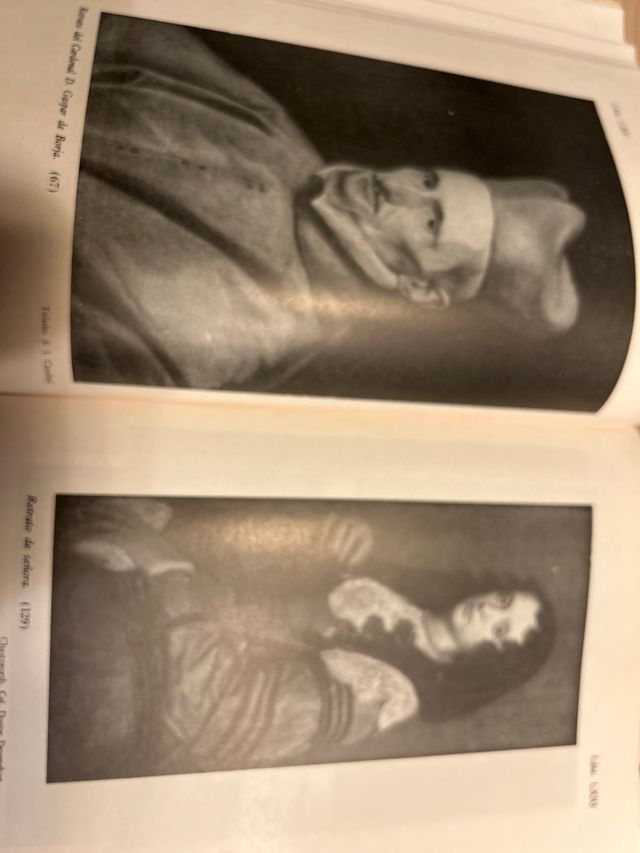 Libro muy antiguo:Velázquez y lo Velazqueño.