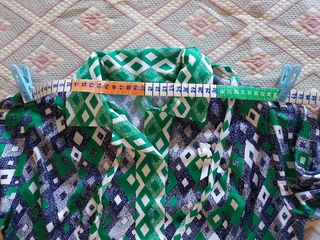 Vestido padrão geométrico.