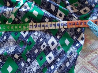 Vestido padrão geométrico.