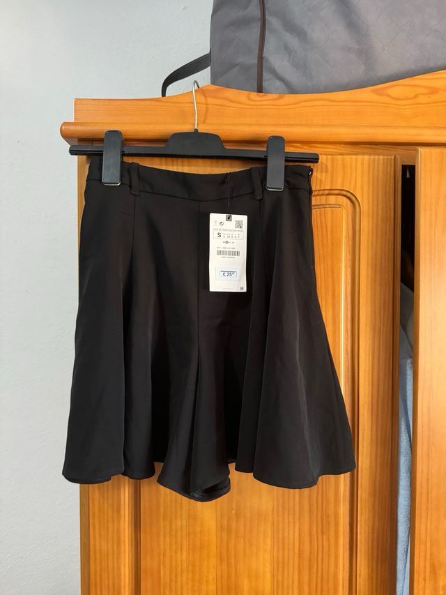 Minifalda de vuelo del Zara