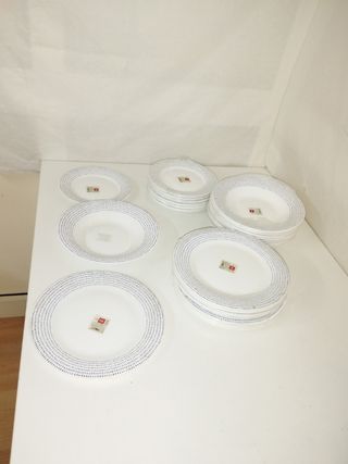 18 piatti in vetro opale