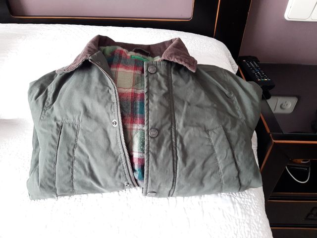 Abrigo Benetton niño 7/8 años