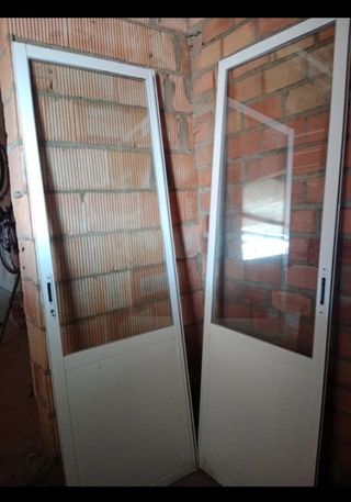 Dos puertas de aluminio, doble cristal