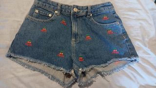 Pantalon corto stradivarius 