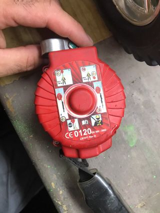 Anticaidas retractil