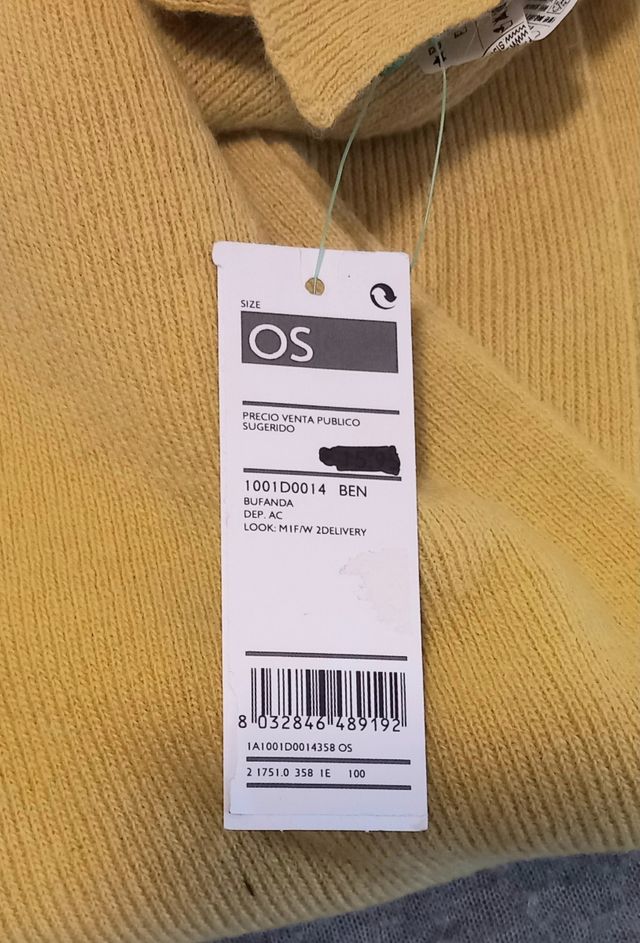 Conjunto de bufanda y guantes