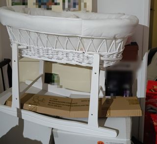 Moisés madera en blanco 