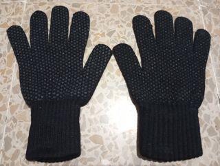 Guantes negros frío antideslizante