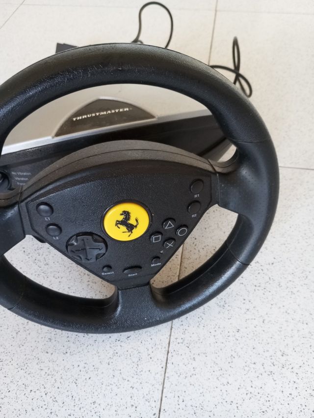 Volante thrustmaster