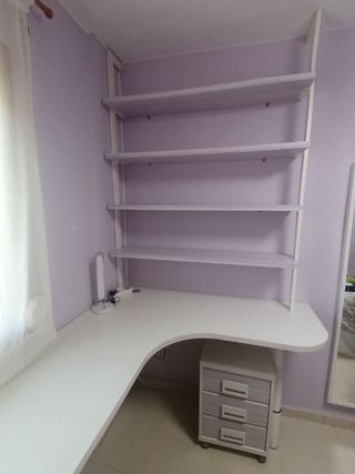 Mesa escritorio + estantería + cajonera. Juvenil. 