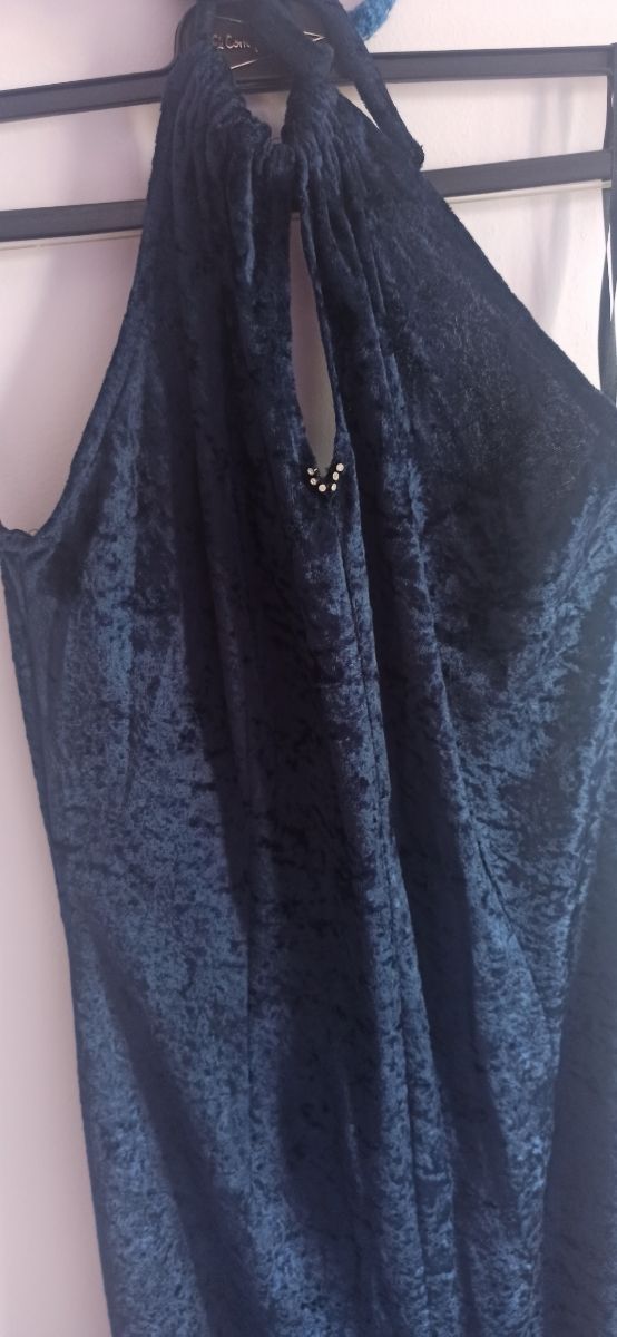 Vestido de terciopelo azul