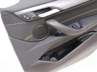 BMW X2 F39 paneles puerta cuero