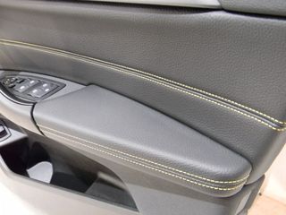 BMW X2 F39 paneles puerta cuero