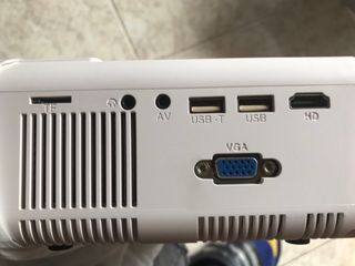 Proyector y pantalla