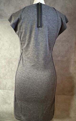 Vestido Desigual en gris y estampado de colores