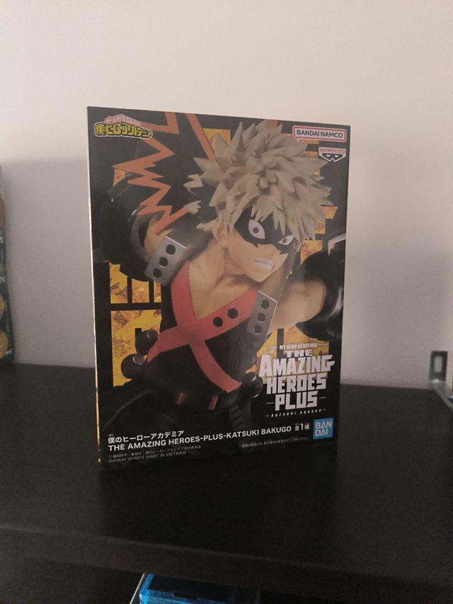 Figura Bakugo My hero academia sin abrir