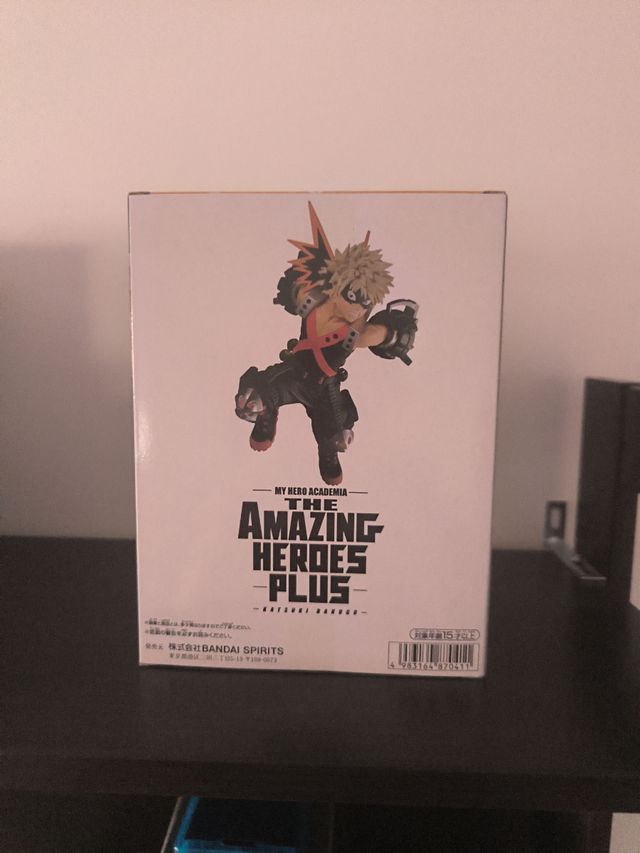Figura Bakugo My hero academia sin abrir