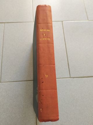Libro Antiguo de cuentos.