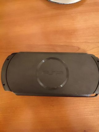 PSP E1000 "Street" negra con funda y cargador