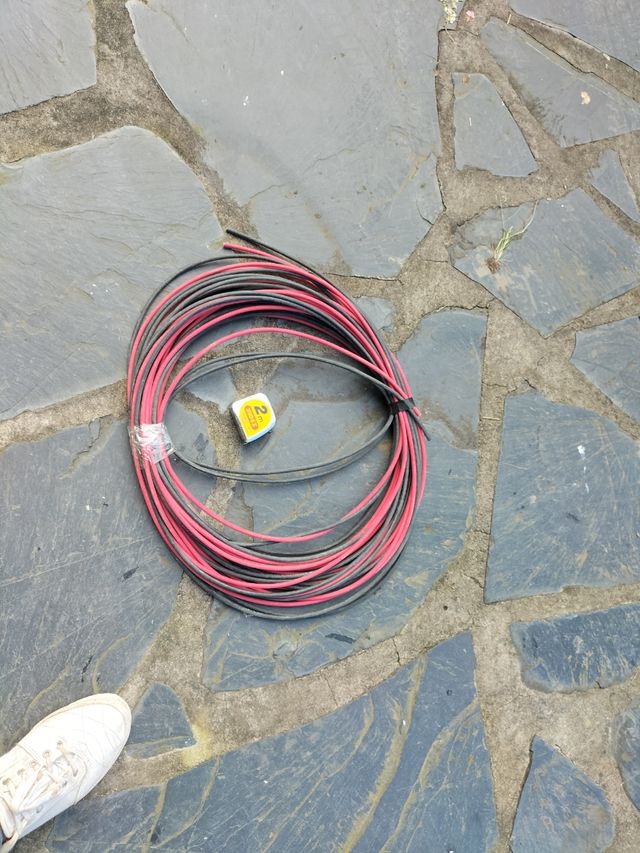 Cable nuevo sobrante de una acometida