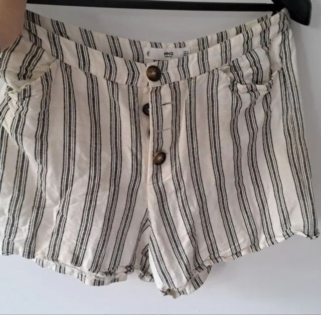 Pantalón corto rayas gris y blanco mango