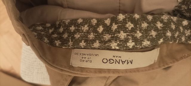 Pantalones beigs chinos