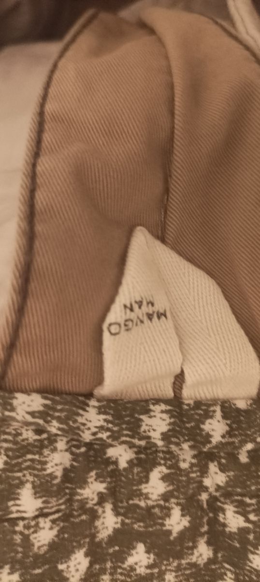 Pantalones beigs chinos