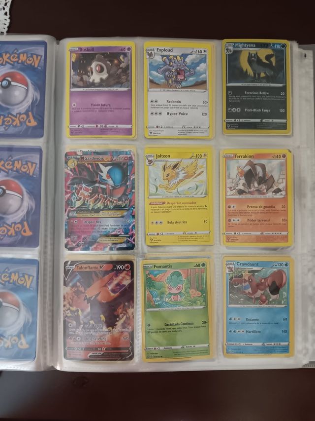 Cartas y Archivador Pokémon