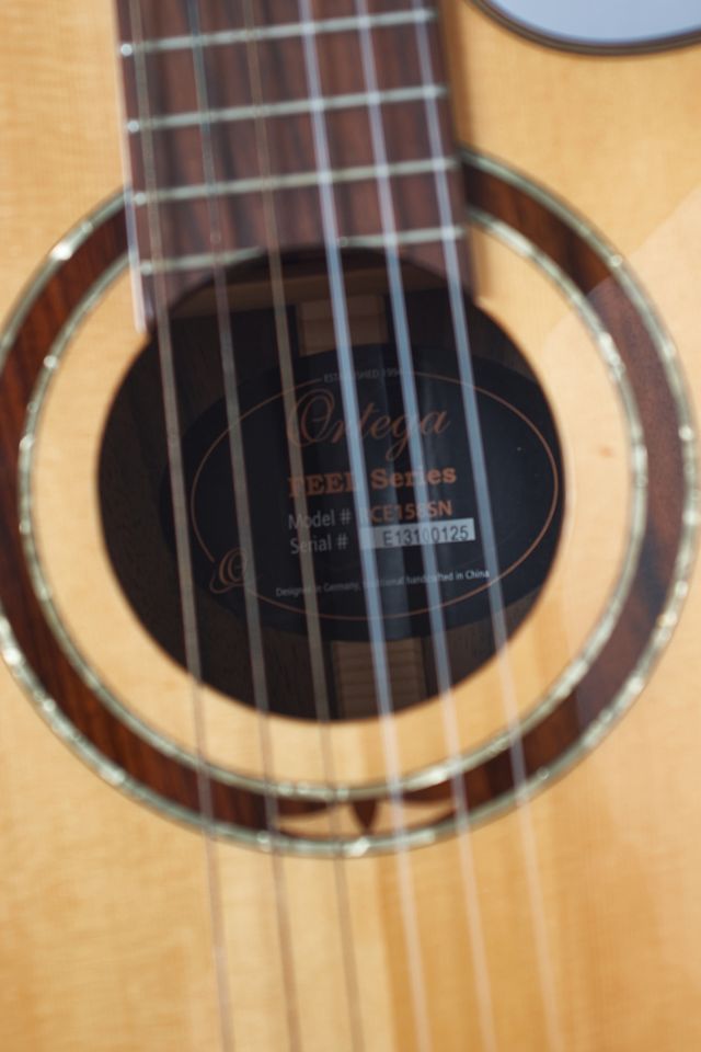 Guitarra española Ortega RCE 158SN