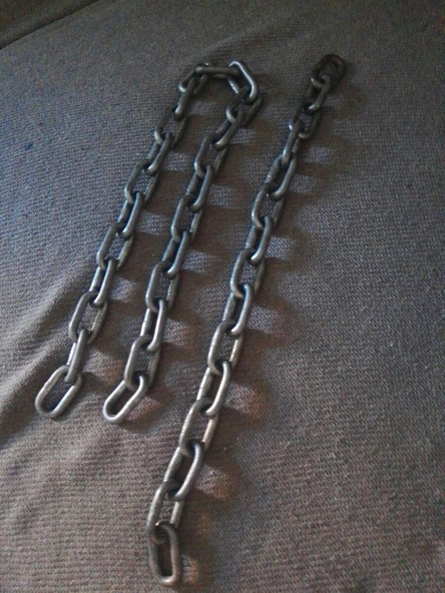 trozos de cadenas de 62,5cm y 40 cm. anchura 2,3cm