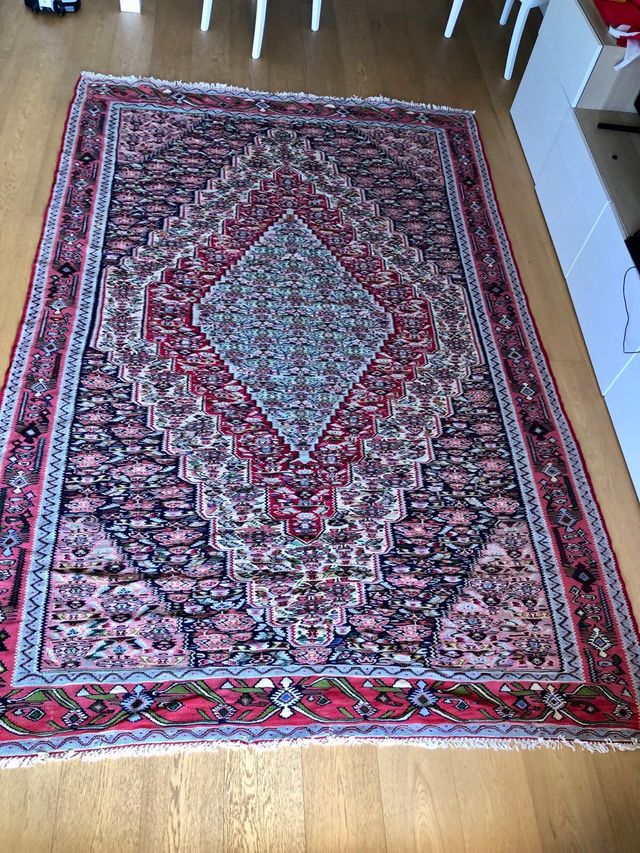 Alfombra bonita y grande