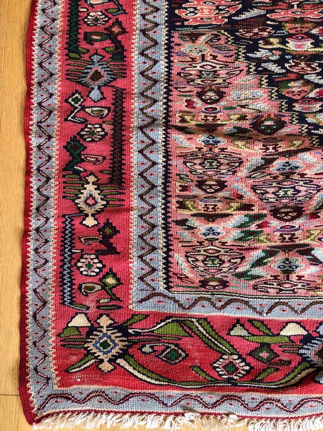 Alfombra bonita y grande