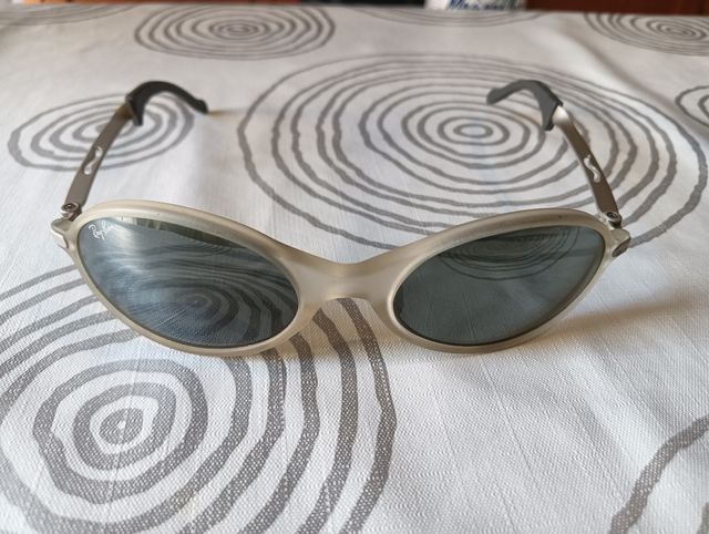 Ray-Ban Vintage ovalada