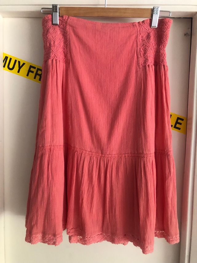 Falda midi coral de NOA NOA
