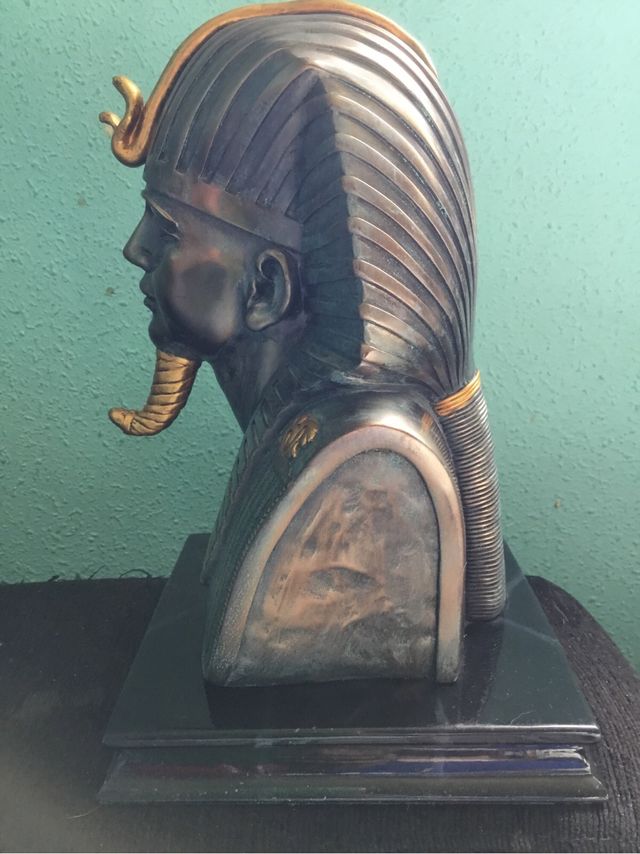 Bellissimo busto egiziano di altissima qualità