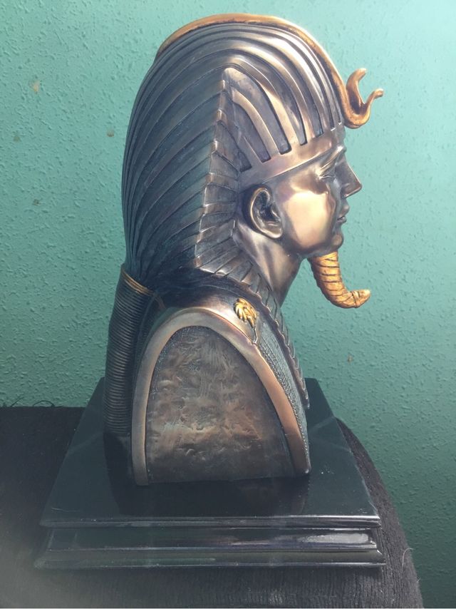 Bellissimo busto egiziano di altissima qualità