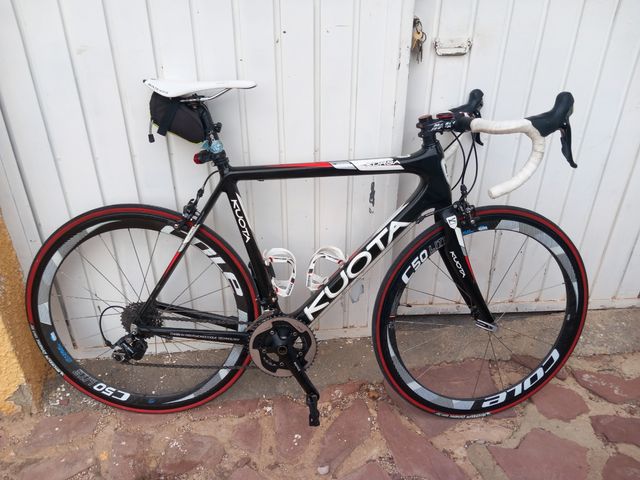 Bici da strada in carbonio