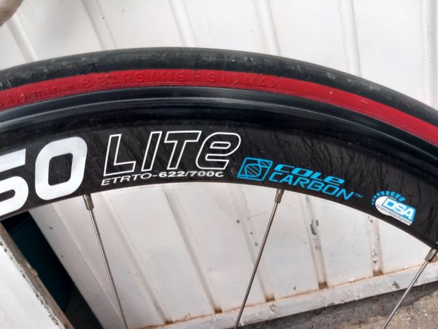 Bici da strada in carbonio