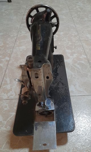 Máquina de coser antigua