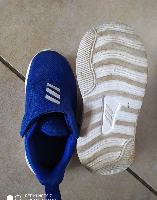 Scarpe da ginnastica da bambino n.ro 26 - Adidas