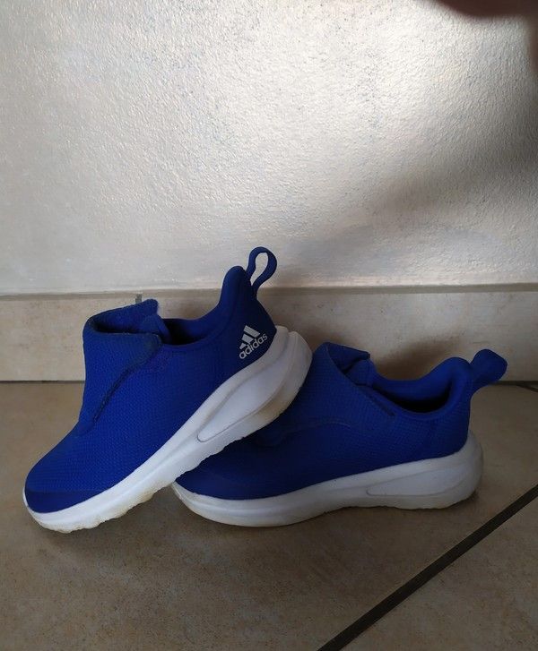 Scarpe da ginnastica da bambino n.ro 26 - Adidas