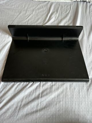 Base para poner un pc, tablet, teclado...