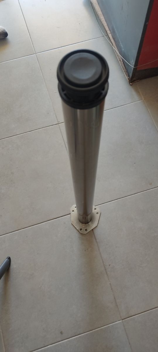 Pata o pie aluminio regulable