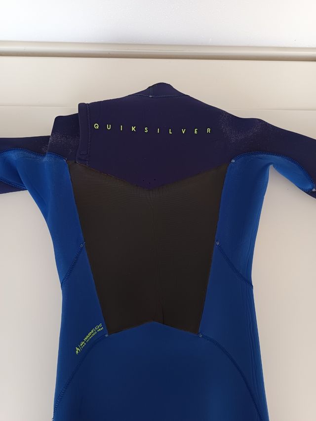 Neopreno Quiksilver talla 12