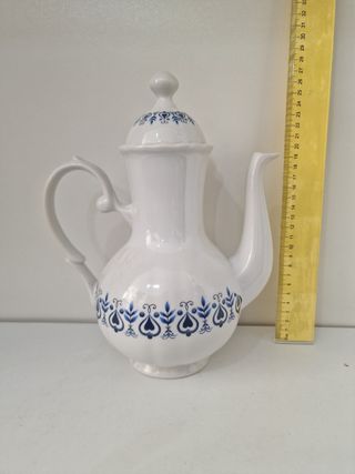 TETERA ANTIGUA CERAMICA BLANCA AZUL 26CM