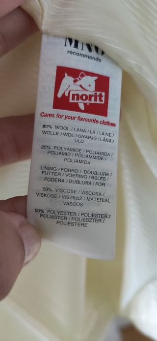 Abrigo paño blanco roto. Mango