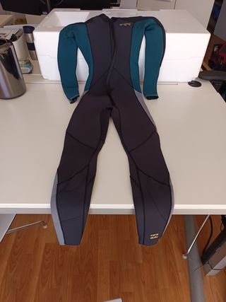Traje de neopreno Billa Bong talla 14