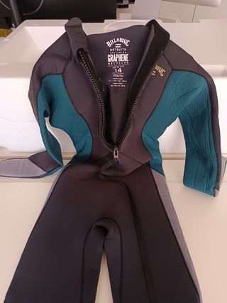 Traje de neopreno Billa Bong talla 14