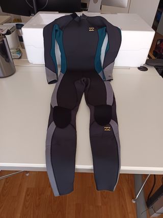 Traje de neopreno Billa Bong talla 14