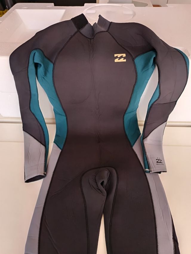 Traje de neopreno Billa Bong talla 14